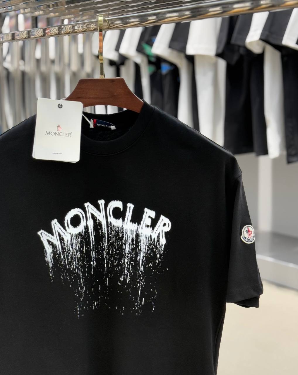 Moncler Black T-shirt