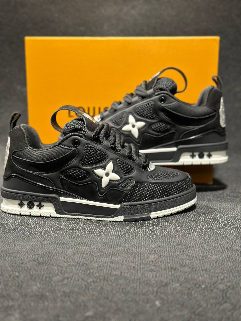 Skate Sneakers Black