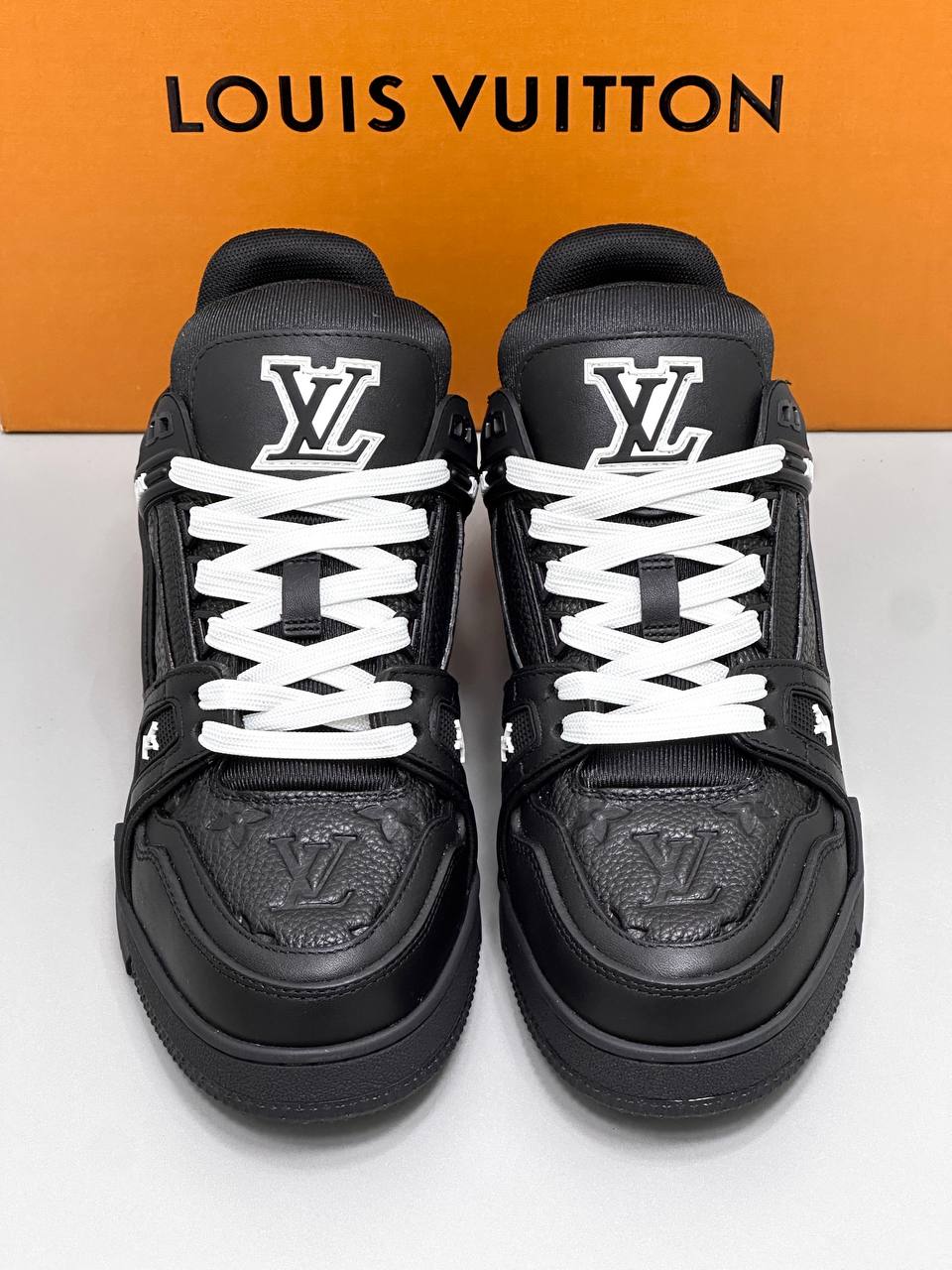 Lv Trainer Sneakers Black