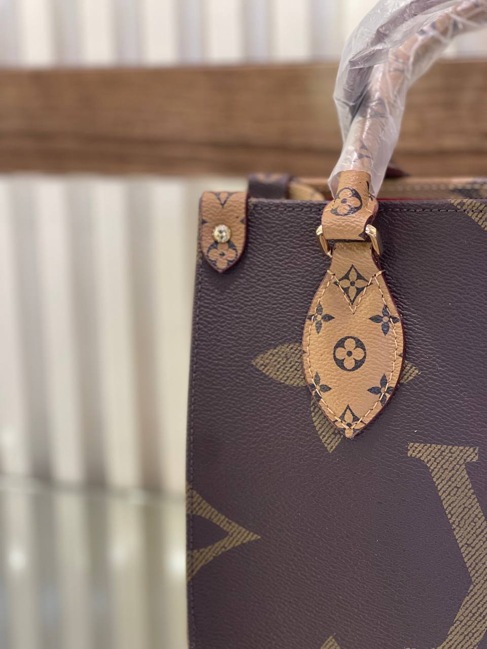 Lv On The Go Pm