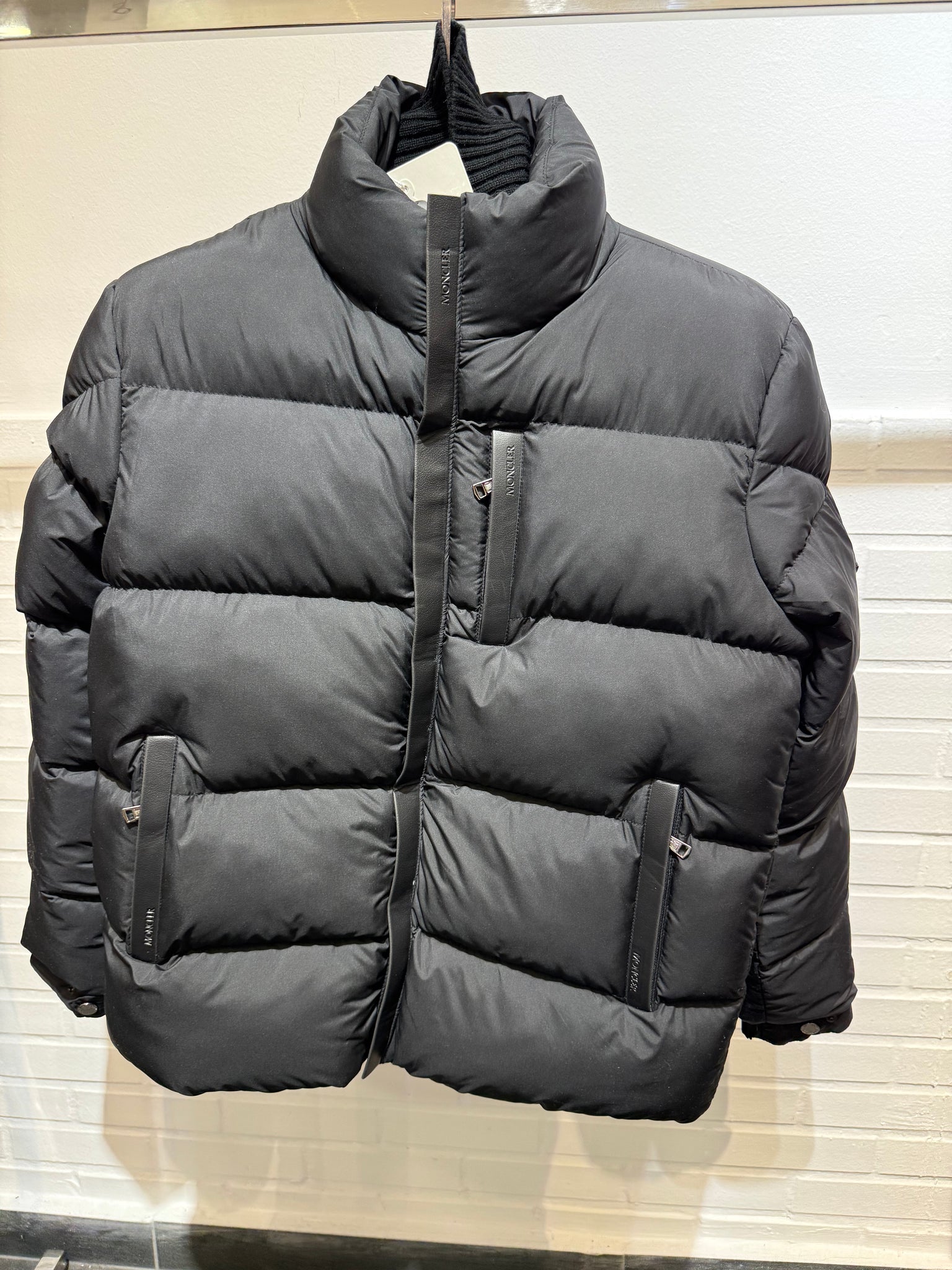 Moncler Besbre Black Puffer