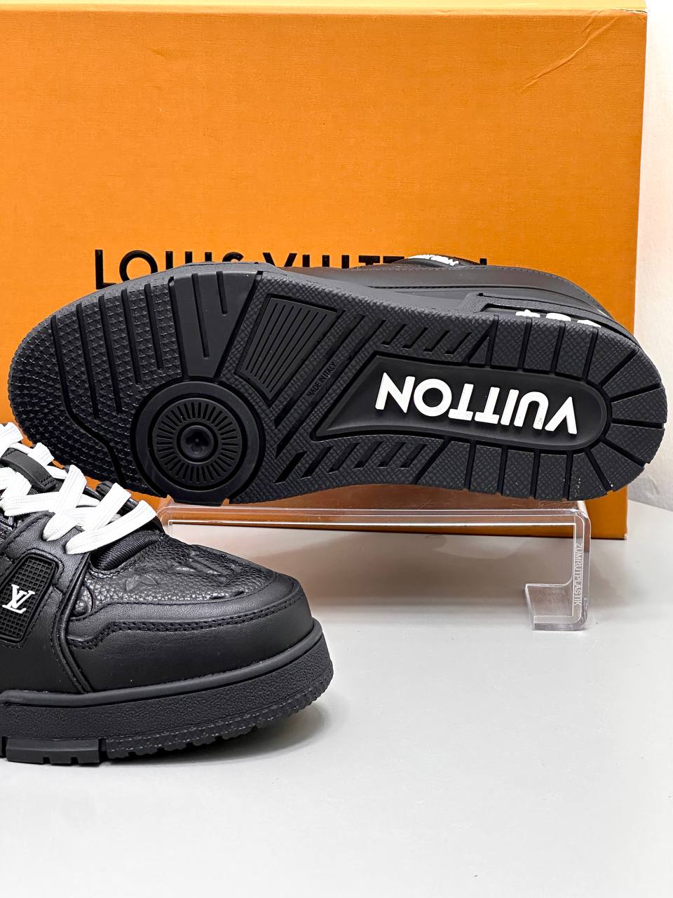 Lv Trainer Sneakers Black