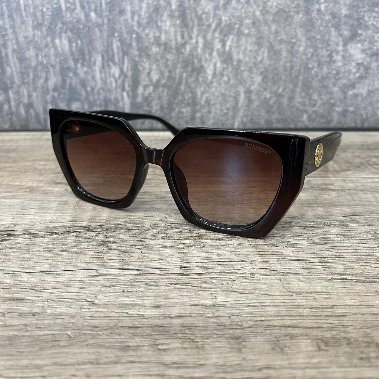 Burberry TB Black/Gold Sunglasses