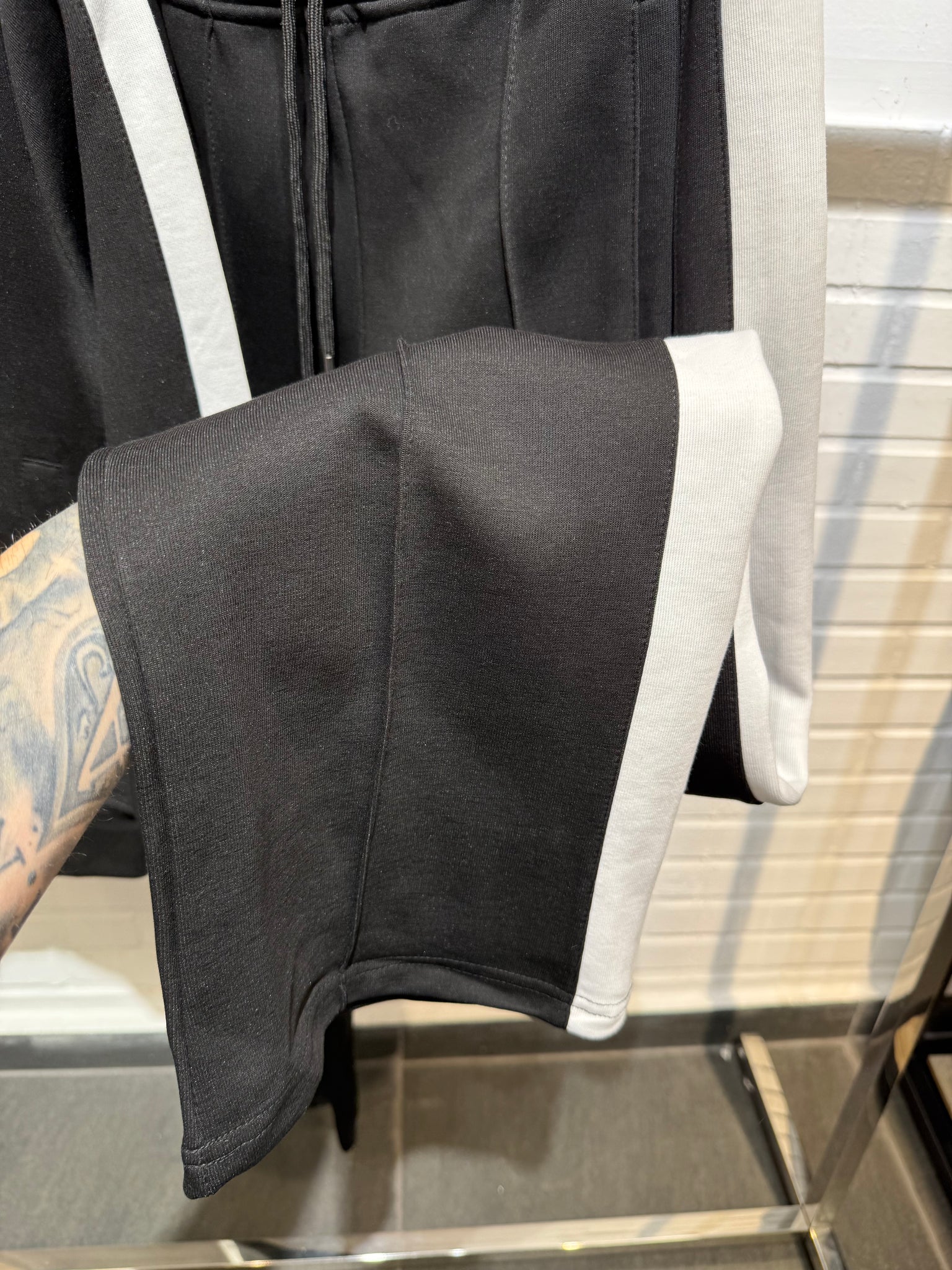 Loewe Black/White Set