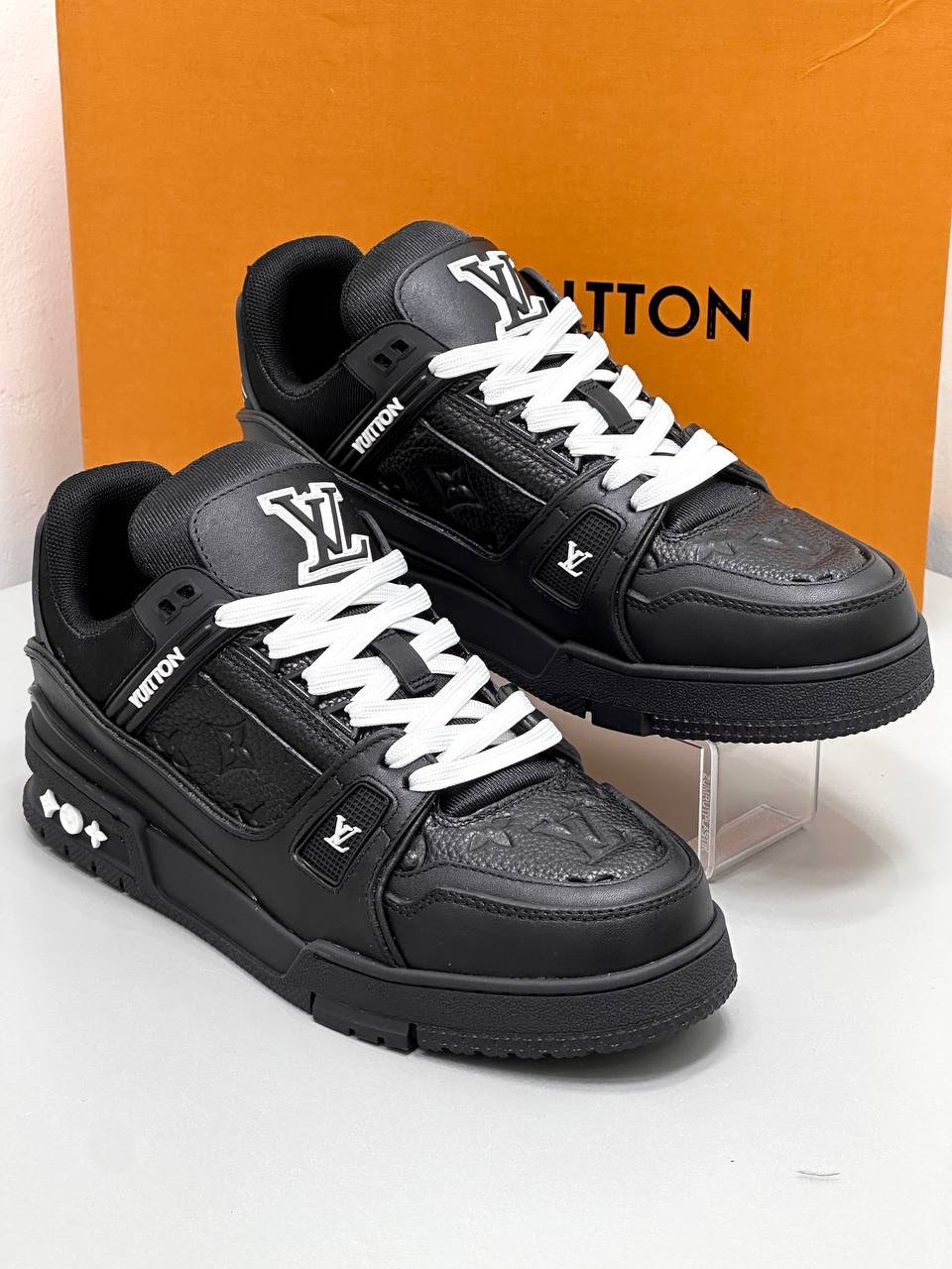 Lv Trainer Sneakers Black
