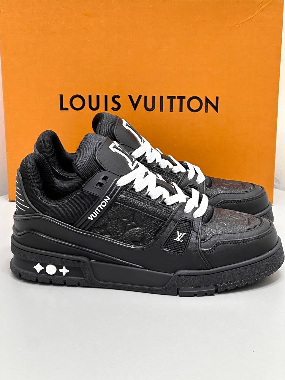 Lv Trainer Sneakers Black