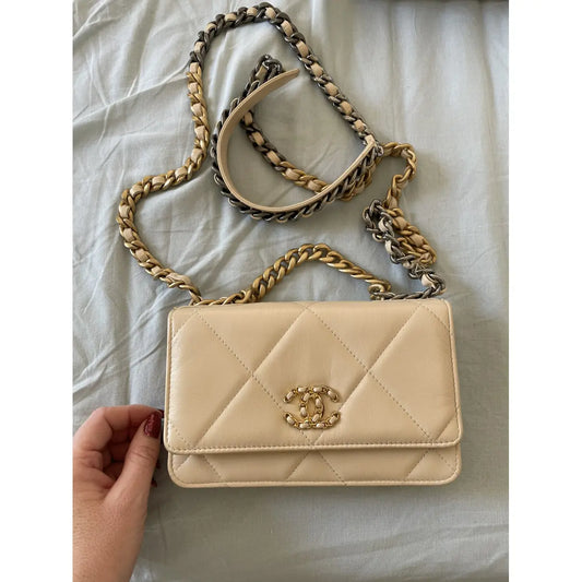 Chanel 19 WOC Beige