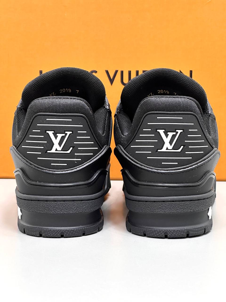 Lv Trainer Sneakers Black