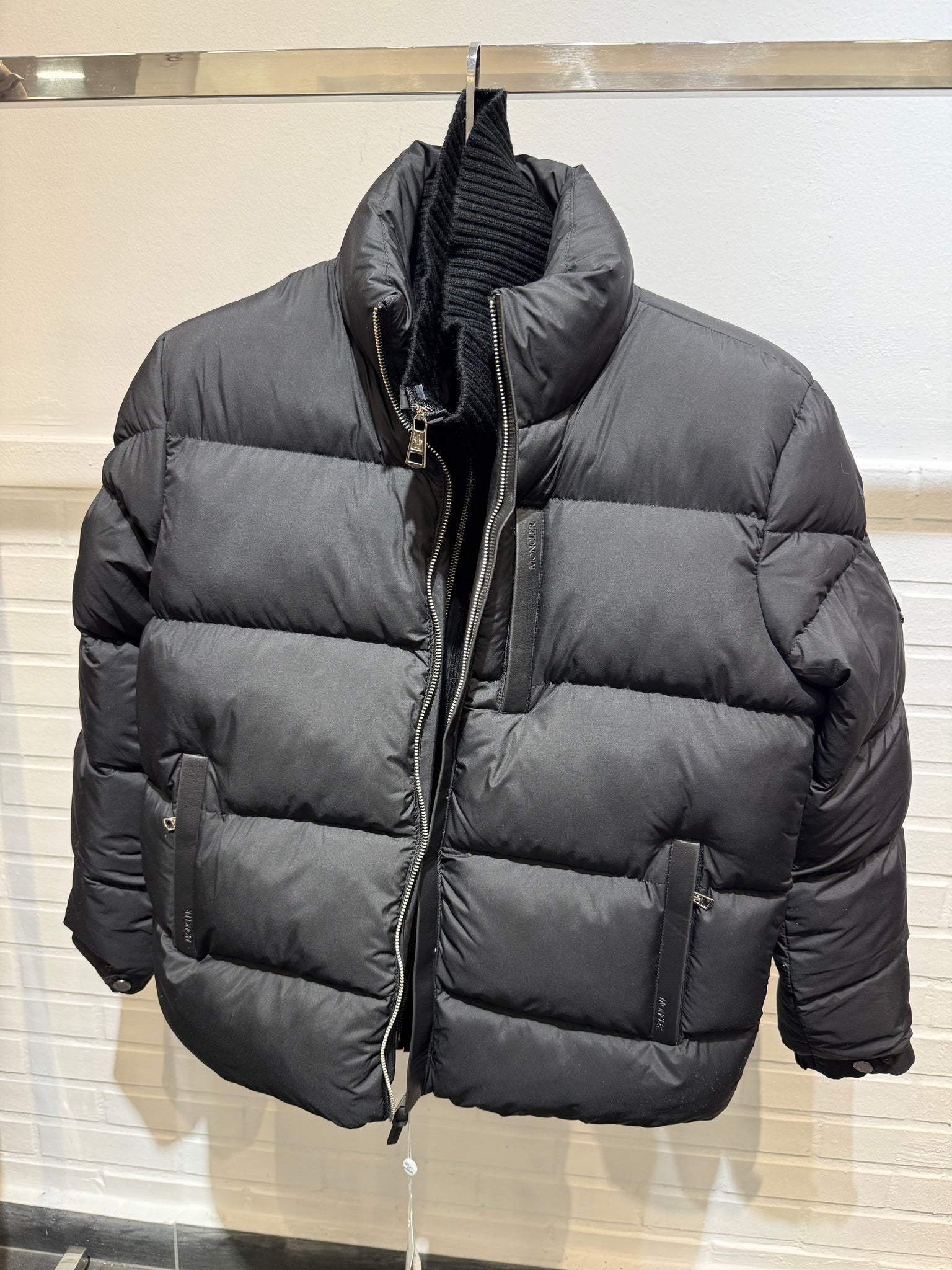 Moncler Besbre Black Puffer