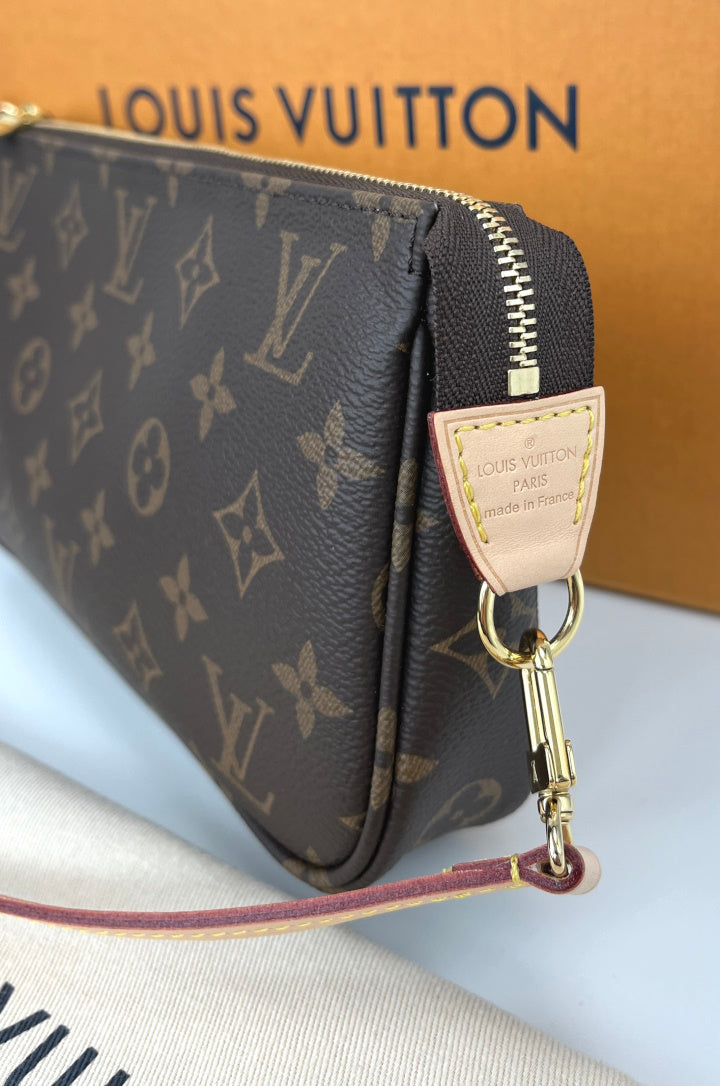 Lv Pochette